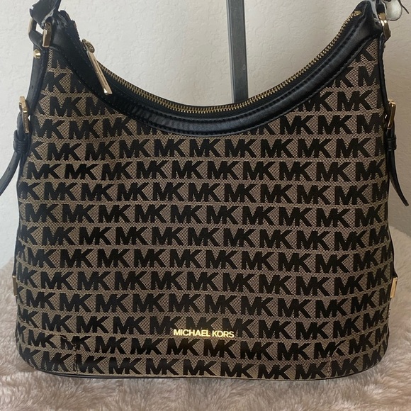 MICHEAL KORS Large Hobo Bag - Picture 3 of 10